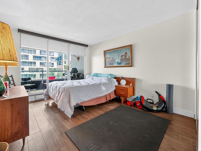 801 1500 Howe Street