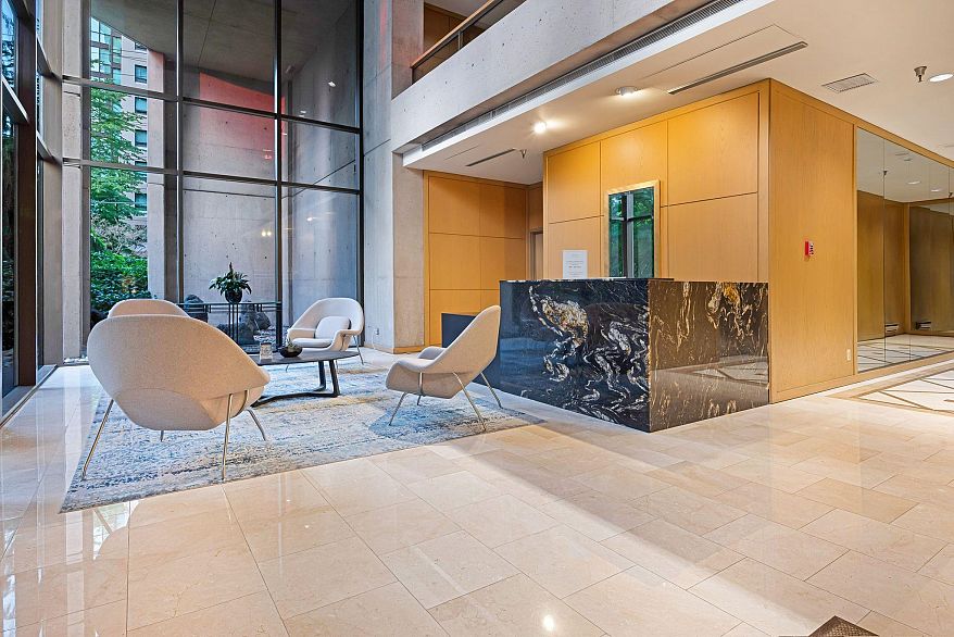 701 738 Broughton Street