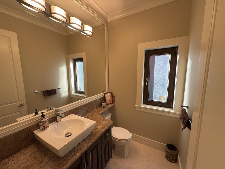 7689 Jasper Crescent