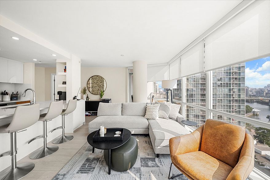 1501 193 Aquarius Mews