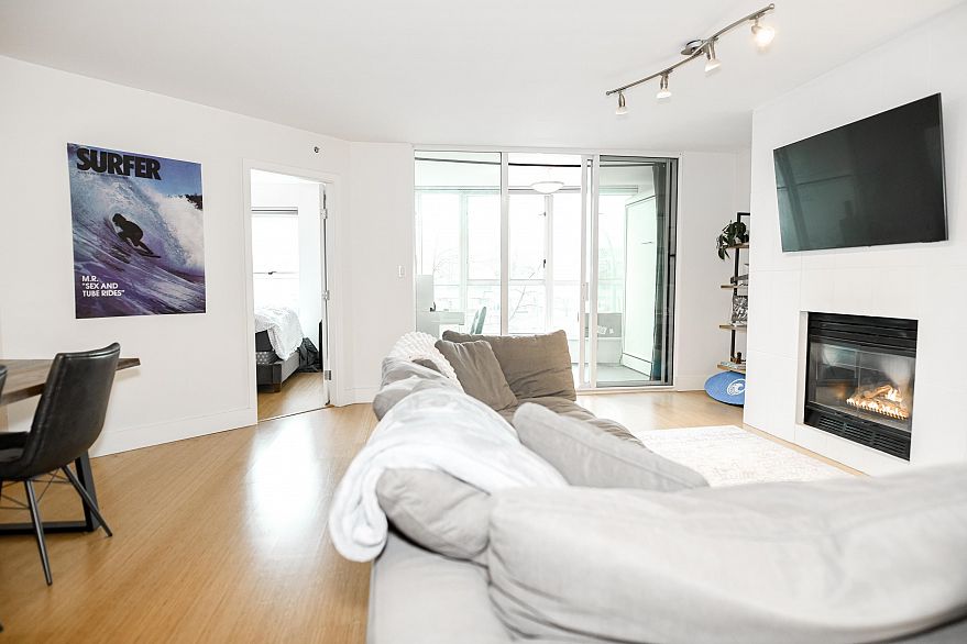 202 1188 Quebec Street