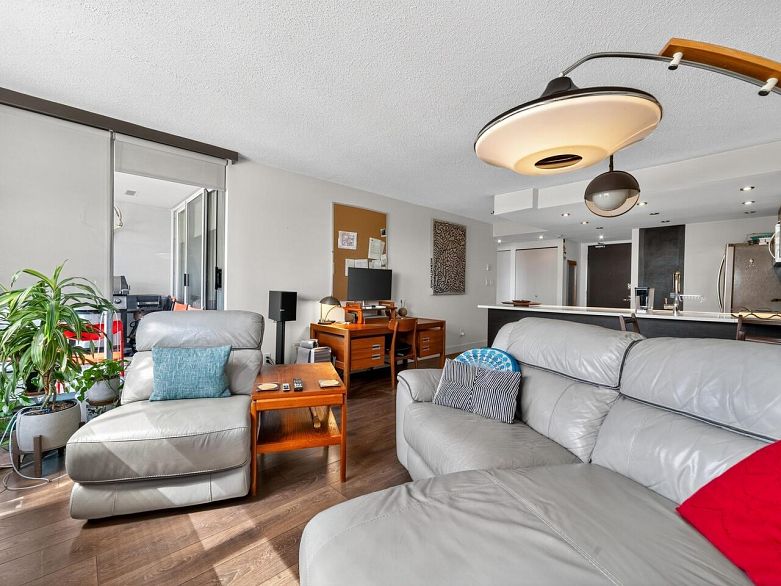 801 1500 Howe Street