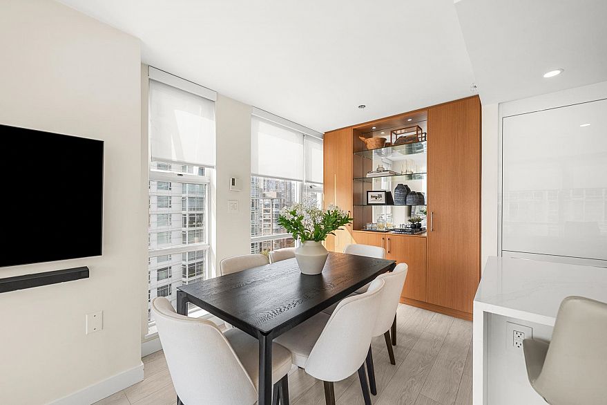 1501 193 Aquarius Mews