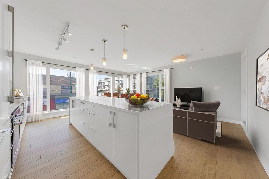 202 2508 Fraser Street