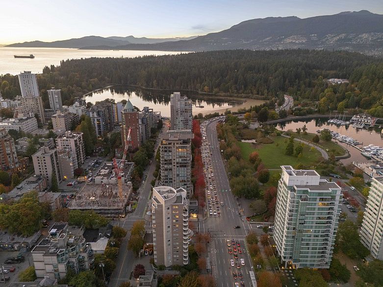 201 1788 W Georgia Street