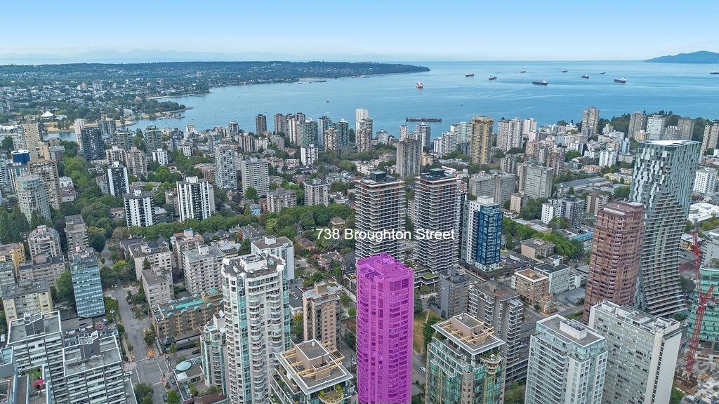 701 738 Broughton Street