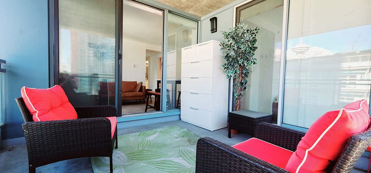 183 KEEFER PLACE, Vancouver BC V6B 0J1