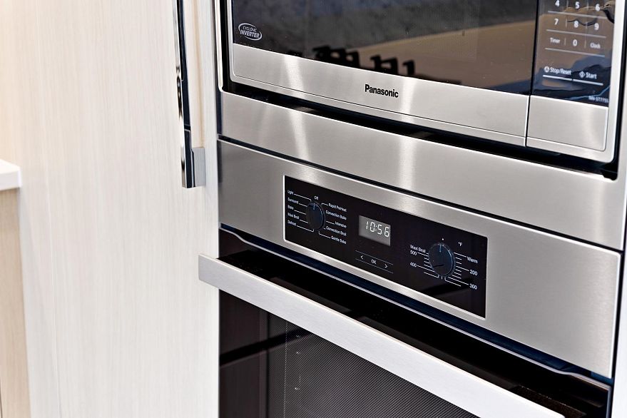 1214 1768 Cook Street