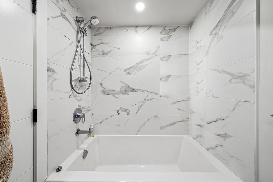 202 2508 Fraser Street