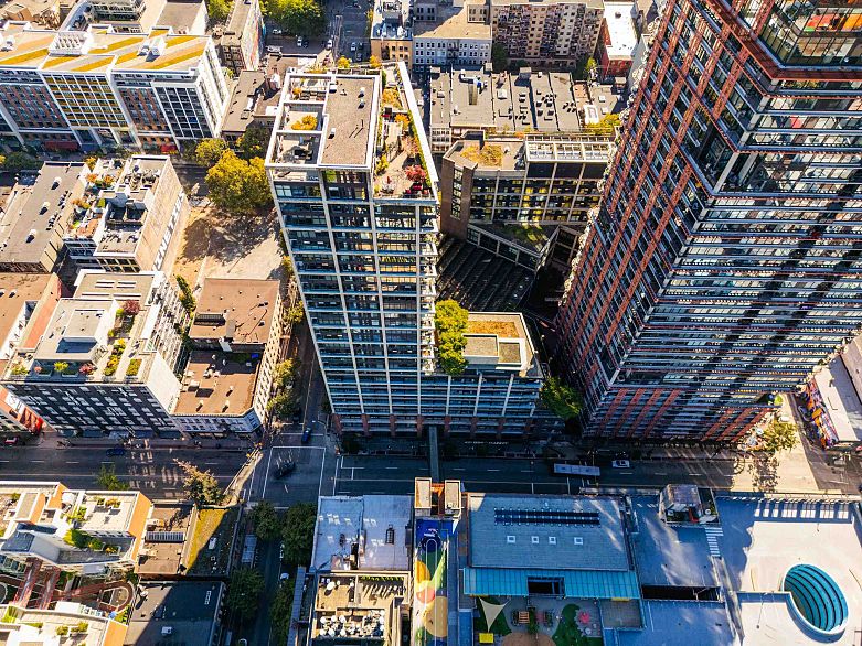 2508 108 W Cordova Street