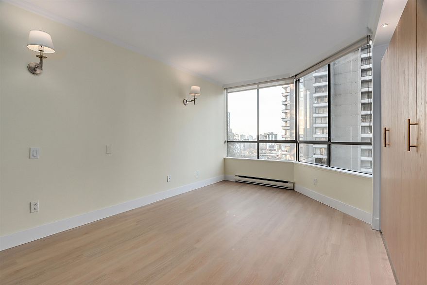 701 738 Broughton Street