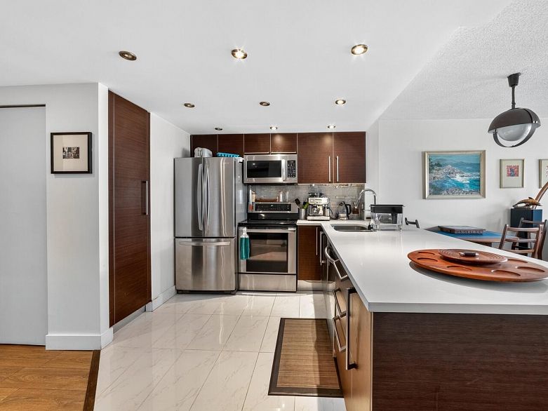 801 1500 Howe Street