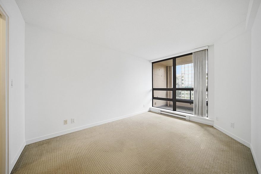 1908 938 Smithe Street