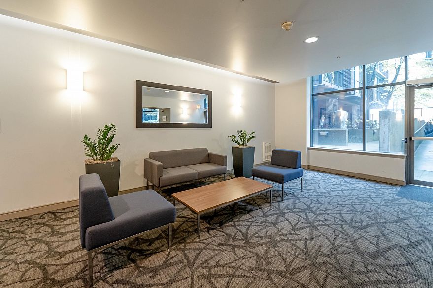 305 1068 Hornby Street