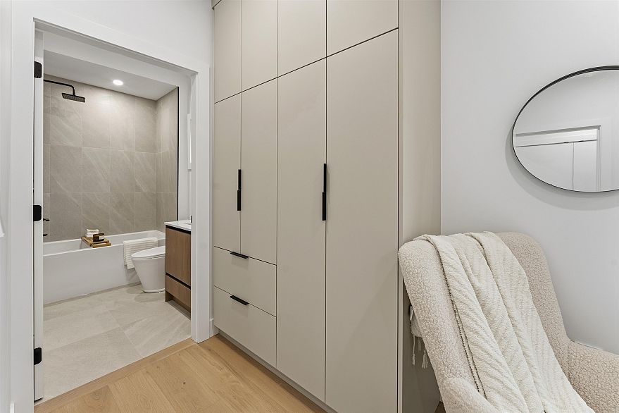 1 3218 W 38th Avenue