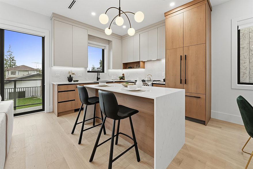 2 3218 W 38th Avenue