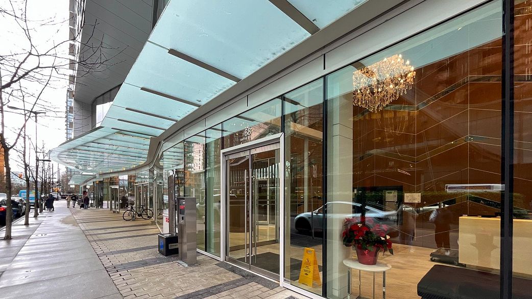 1205 68 Smithe Street