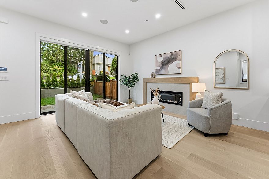 1 3218 W 38th Avenue