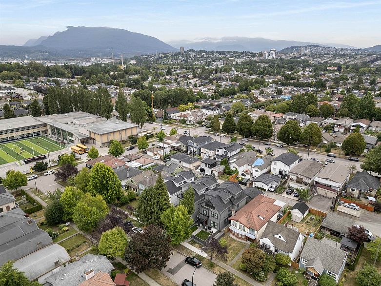 2 1160 Rossland Street