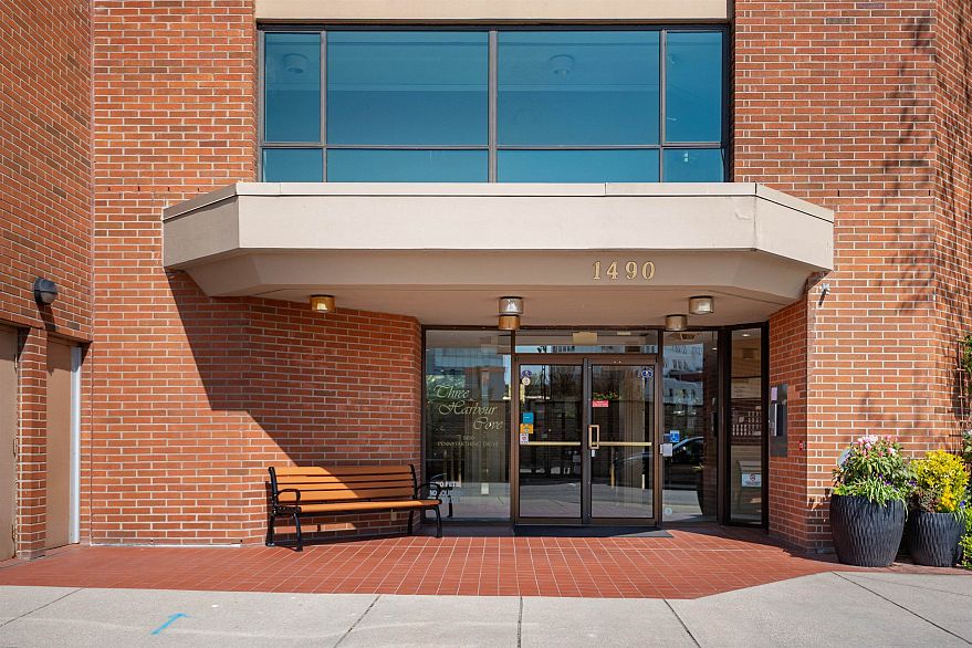 109 1490 Pennyfarthing Drive