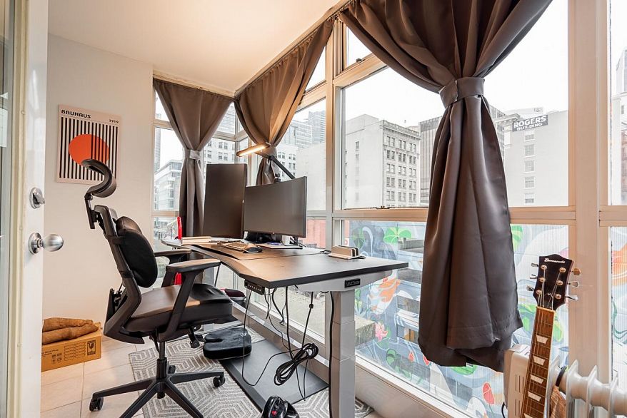 504 438 Seymour St Street