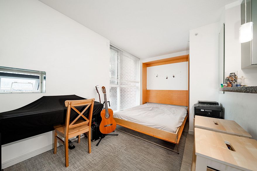 305 1068 Hornby Street