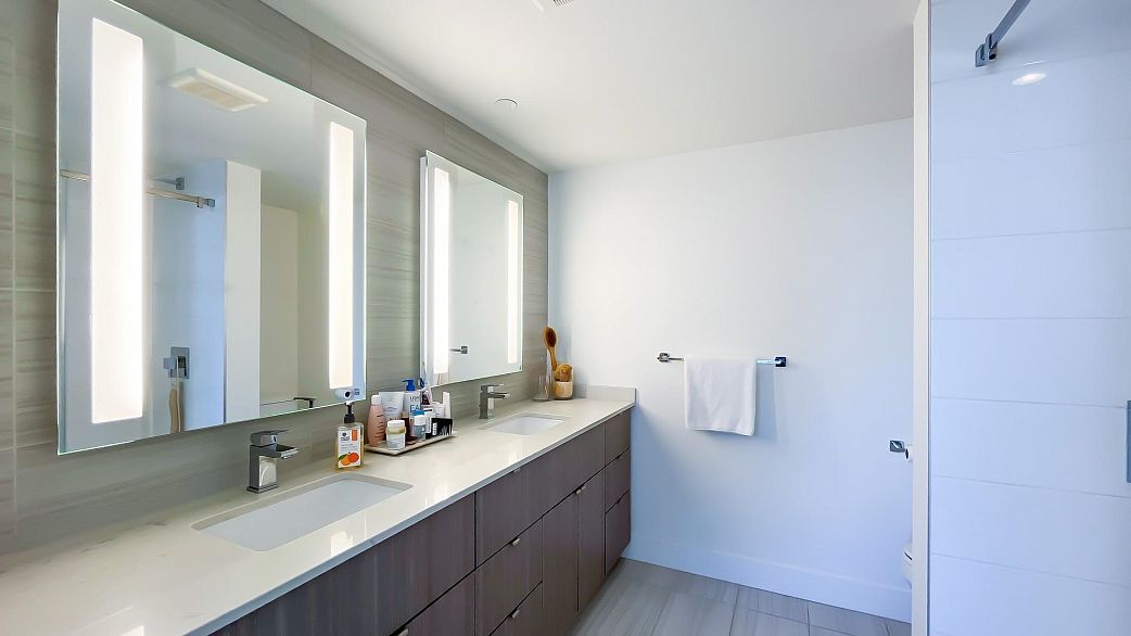 1202 1788 Columbia Street