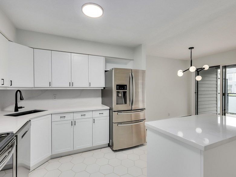 307 2255 York Avenue