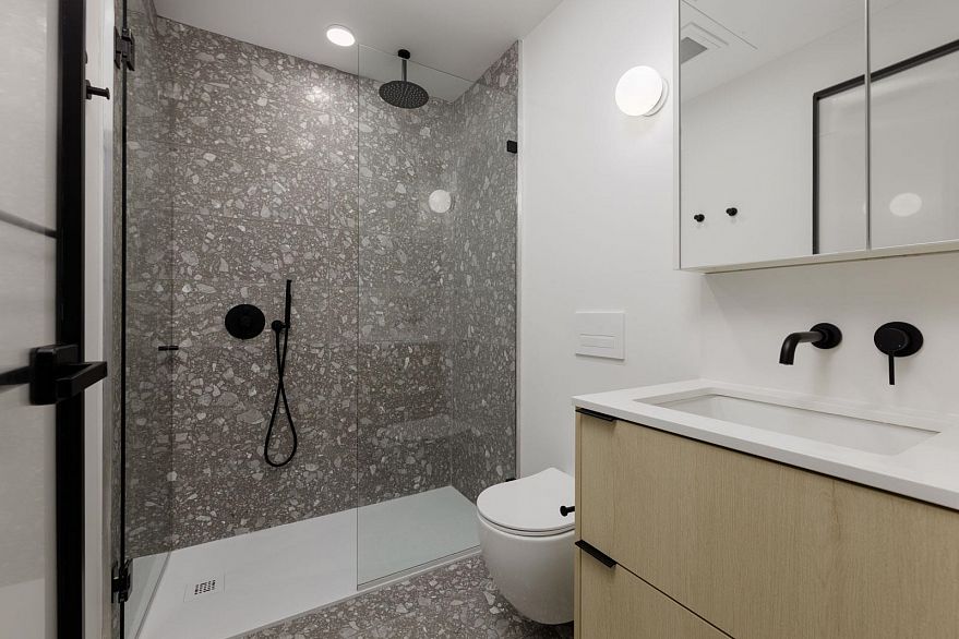 404 2471 ST GEORGE STREET, Vancouver BC V5T 0L8