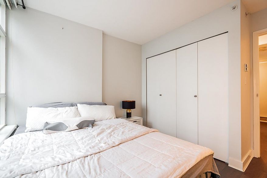 504 438 Seymour St Street