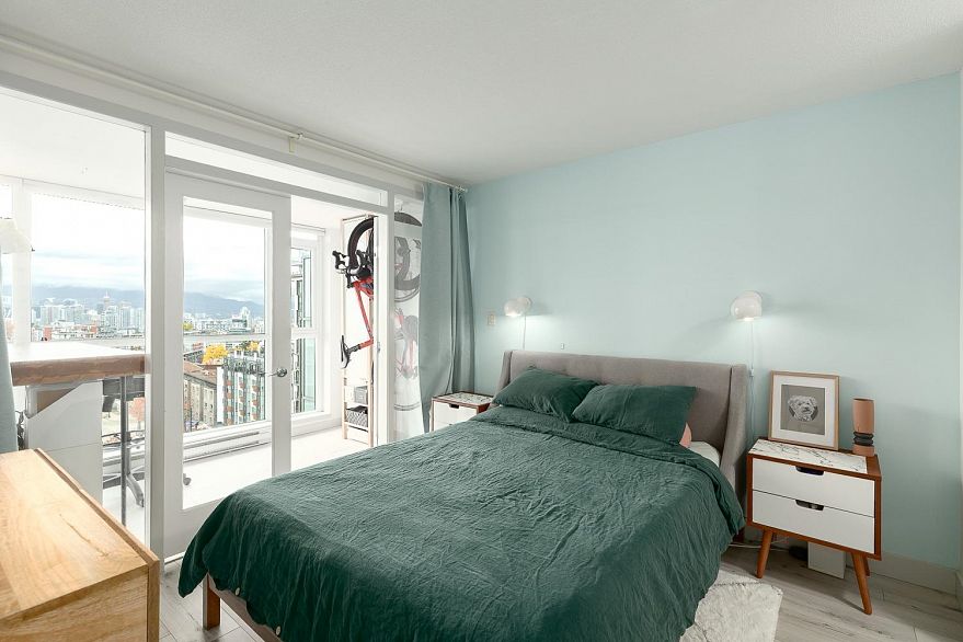 903 2770 Sophia Street