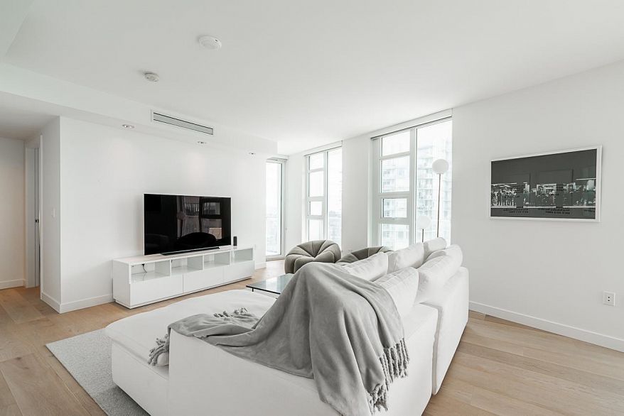 3508 1289 Hornby Street