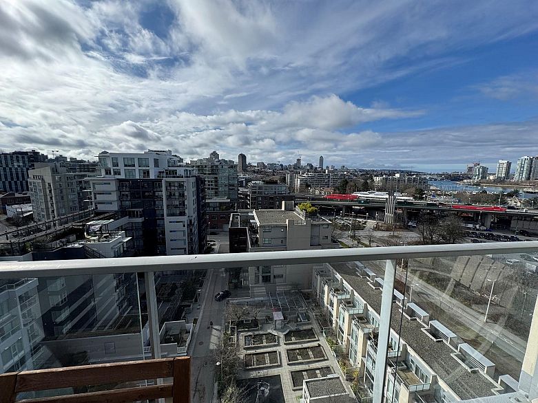 1506 1833 Crowe Street