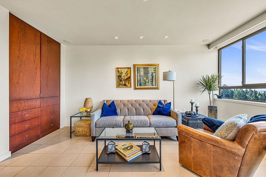 903 710 Chilco Street