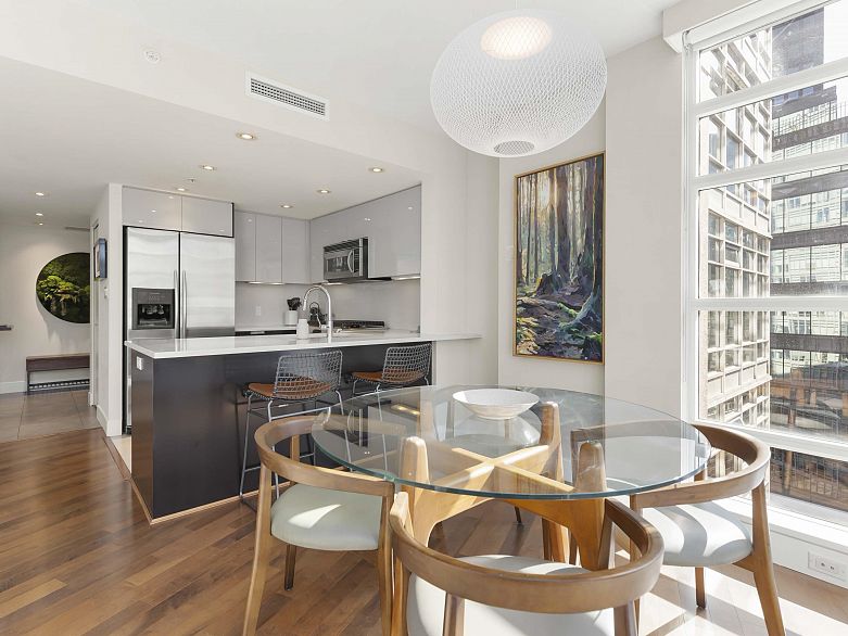 1505 1205 W Hastings Street