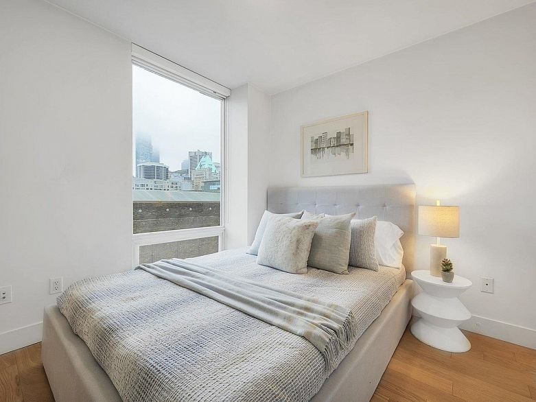 806 565 Smithe Street