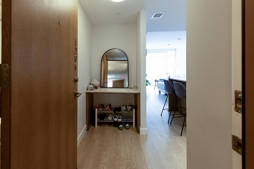 1206 111 E 1st Avenue