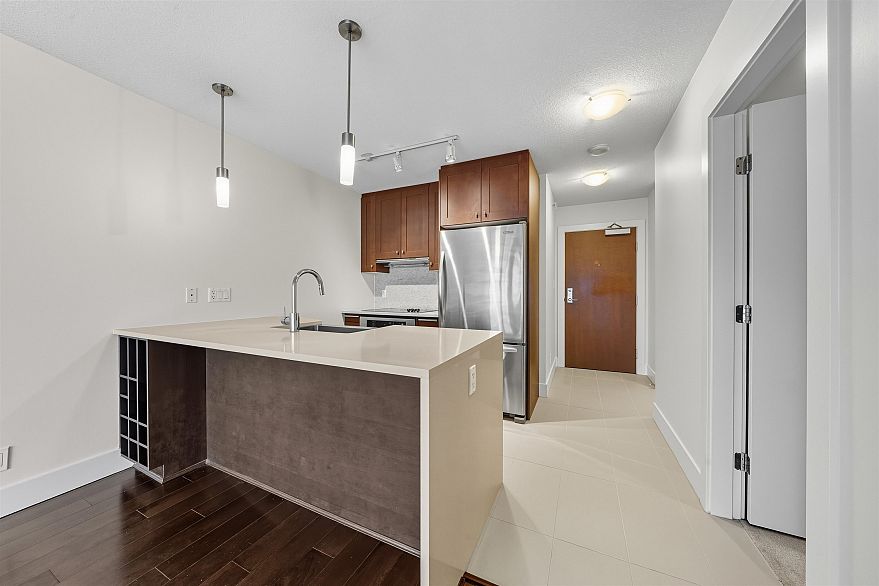 1607 888 Homer Street