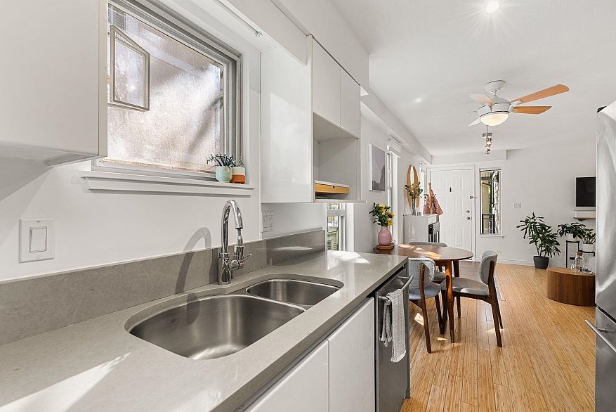 203 755 W 15th Avenue