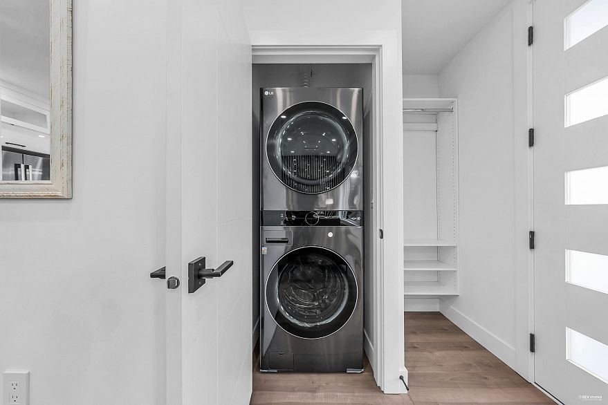 2 3344 Adanac Street