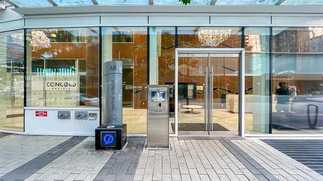 1205 68 Smithe Street