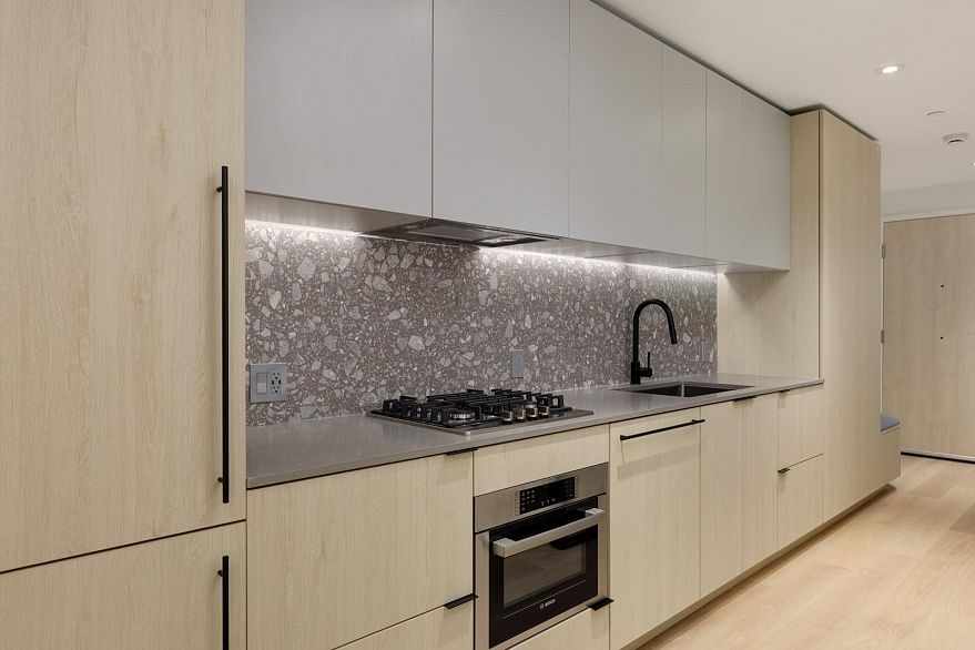 404 2471 ST GEORGE STREET, Vancouver BC V5T 0L8