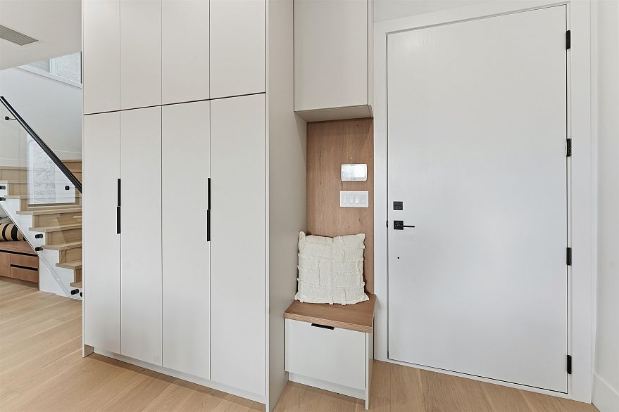 2 3218 W 38th Avenue