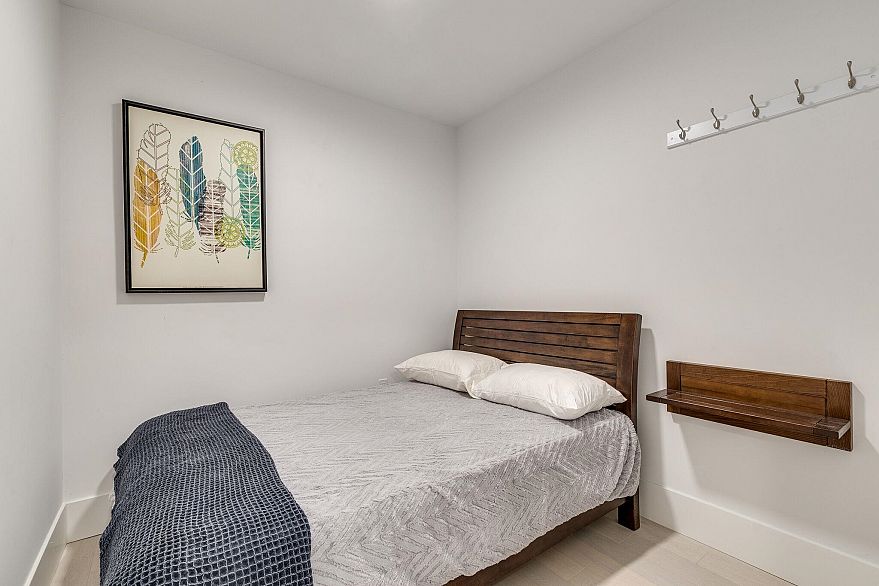 206 1425 HARO STREET, Vancouver BC V6G 1G2