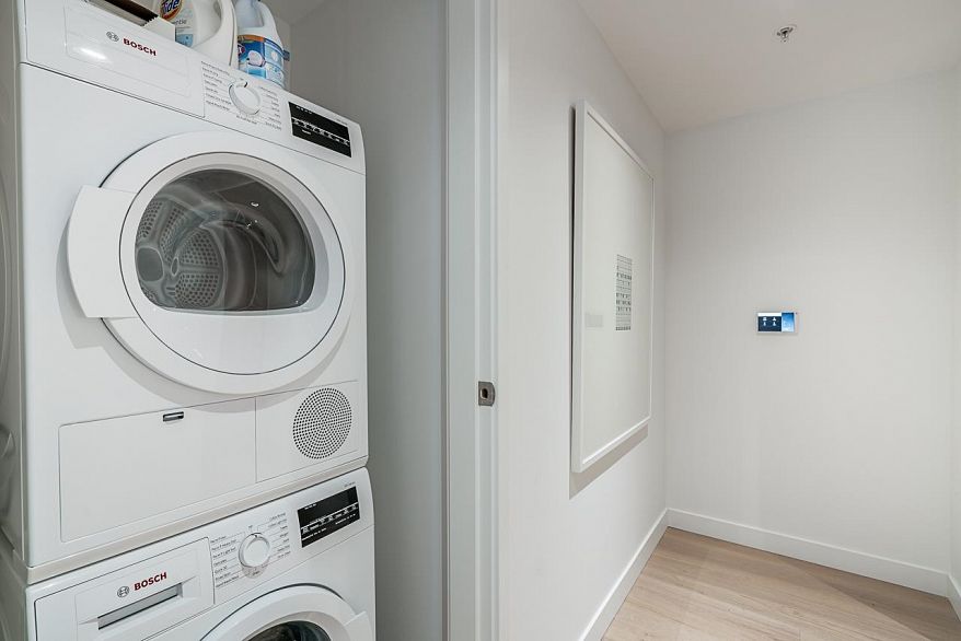 3508 1289 Hornby Street