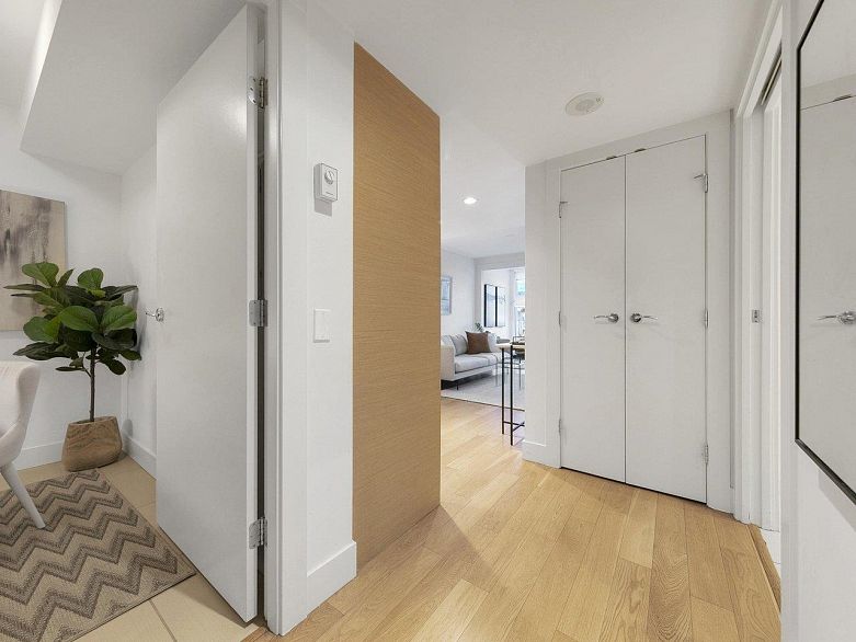 806 565 Smithe Street