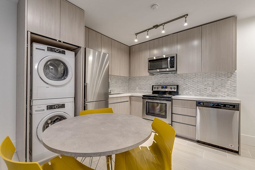 206 1425 HARO STREET, Vancouver BC V6G 1G2