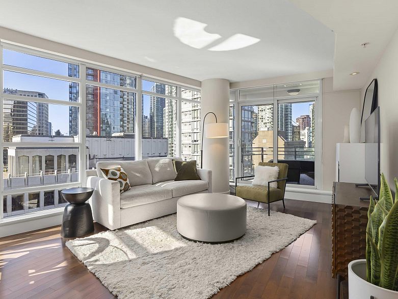 1505 1205 W Hastings Street