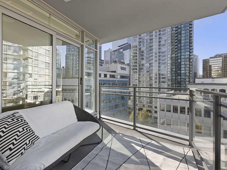 1505 1205 W Hastings Street