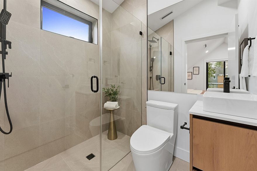 1 3218 W 38th Avenue